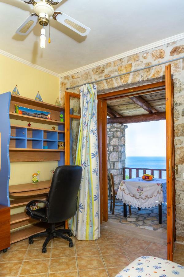 Orthoniaí Nireas : Stone Villa מראה חיצוני תמונה